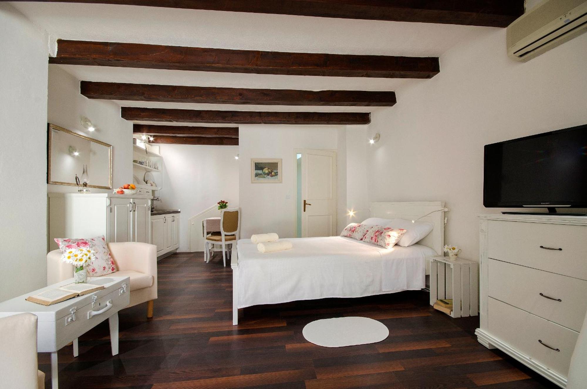 Cozy Studio Una Rovinj Exterior photo