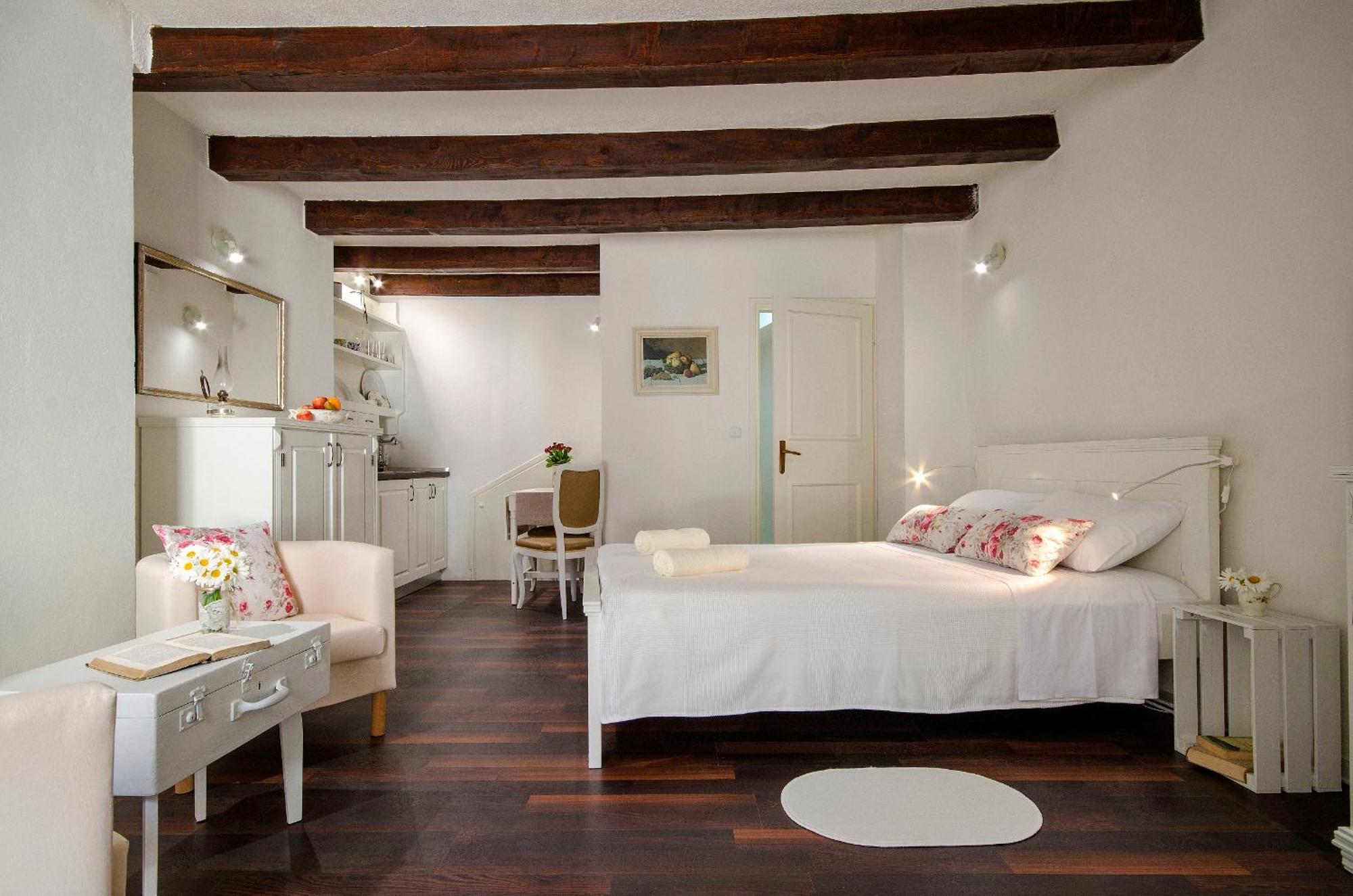 Cozy Studio Una Rovinj Exterior photo