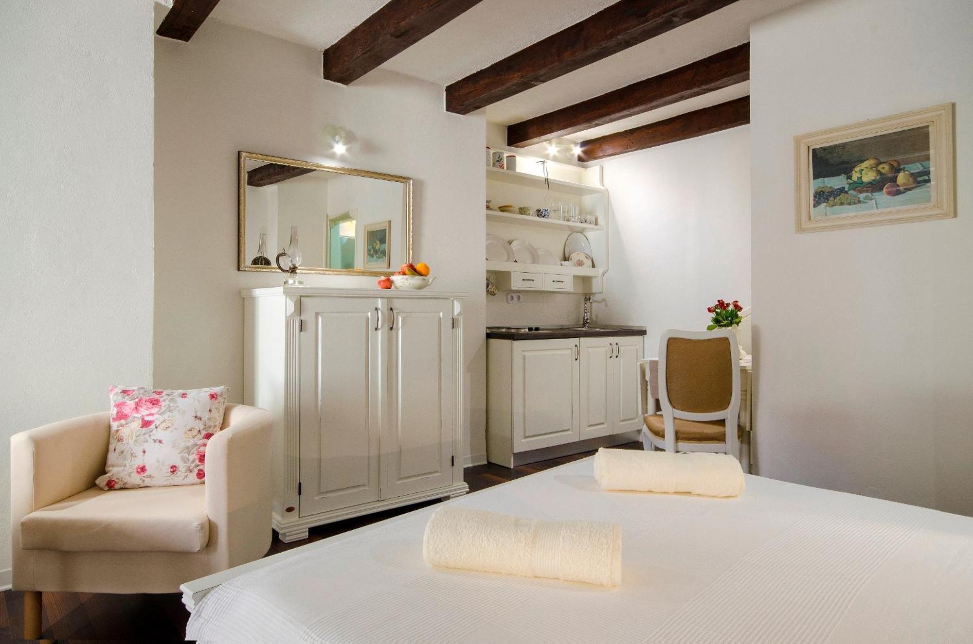 Cozy Studio Una Rovinj Exterior photo
